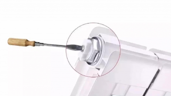 教你如何輕松給暖氣片放氣？